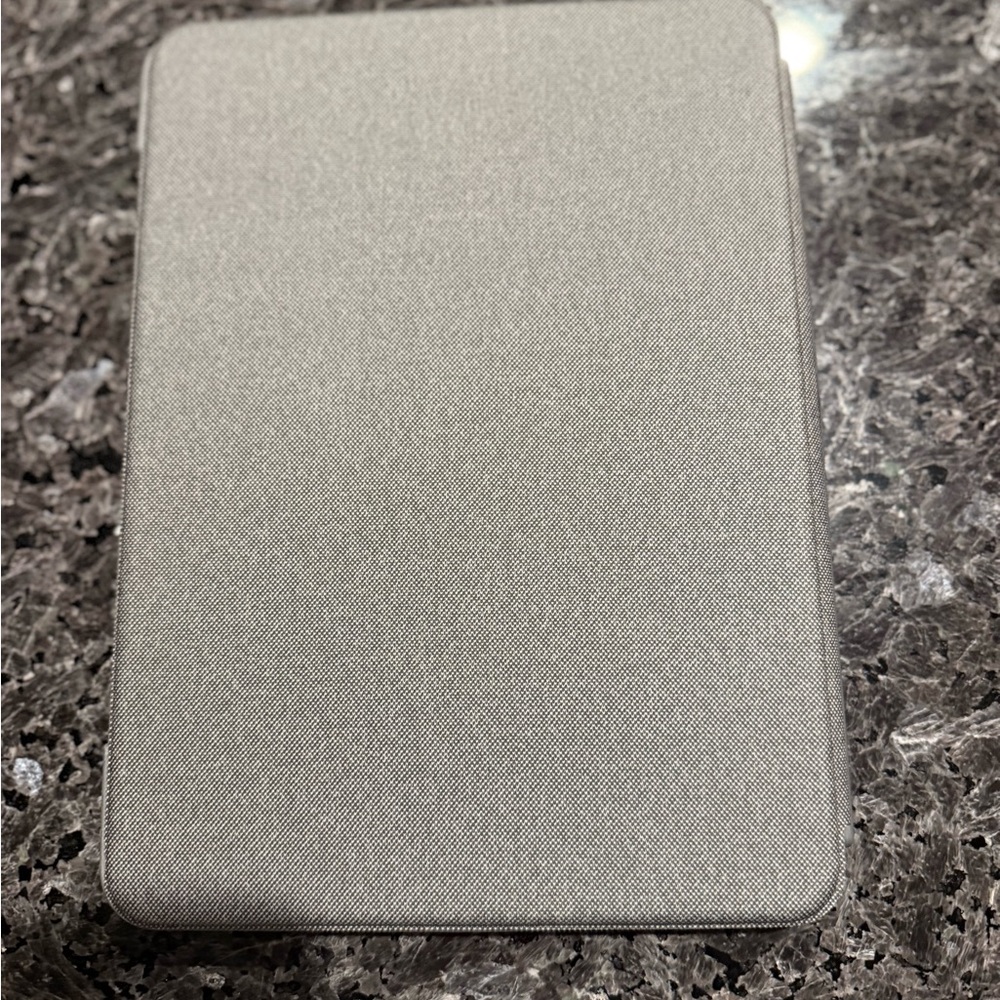 Logitech Charcoal Tablet Case - Picture 2 of 4